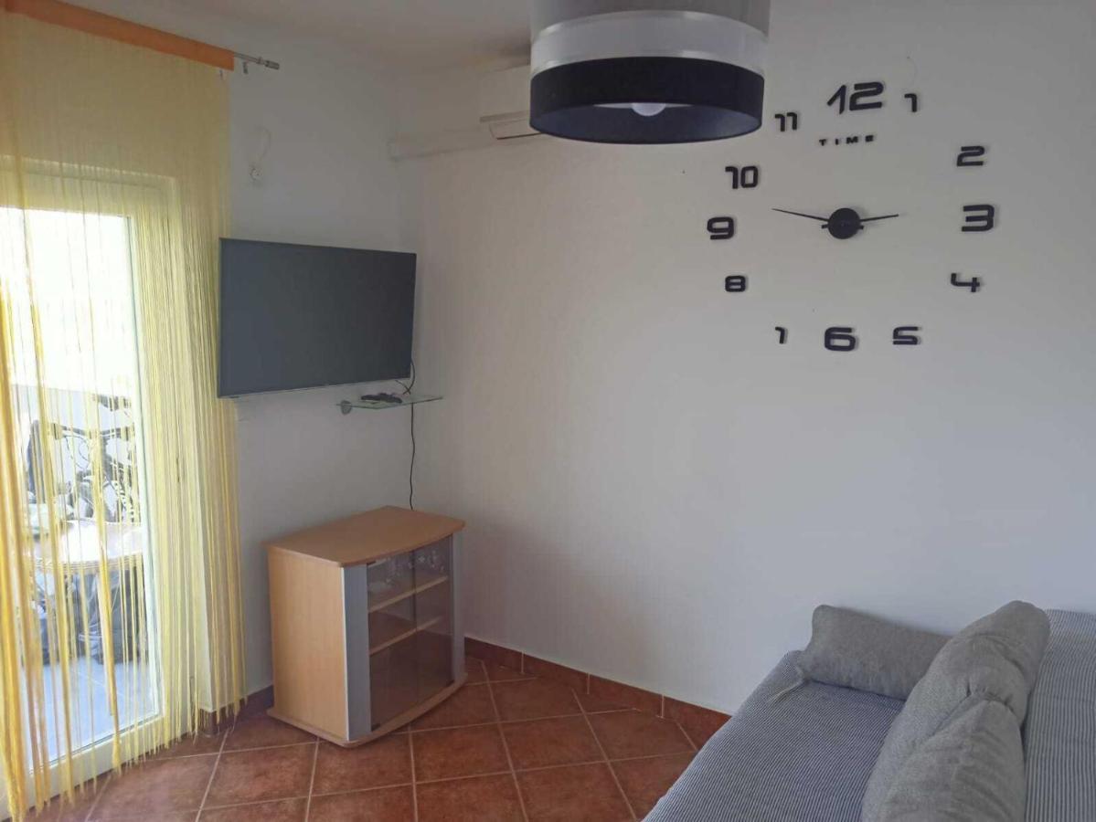 Gizmo Apartments Gornji Karin Extérieur photo
